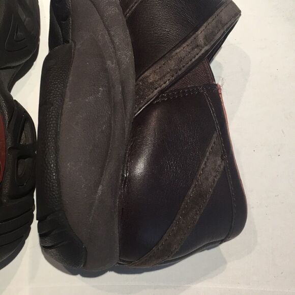 Stylish Comfort: Merrell Ecco Prime Patch Brown Leather Clogs - Size 9 - Picture 11 of 13